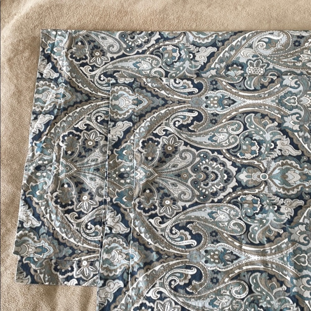 EUC king size pillow shams - Pottery Barn